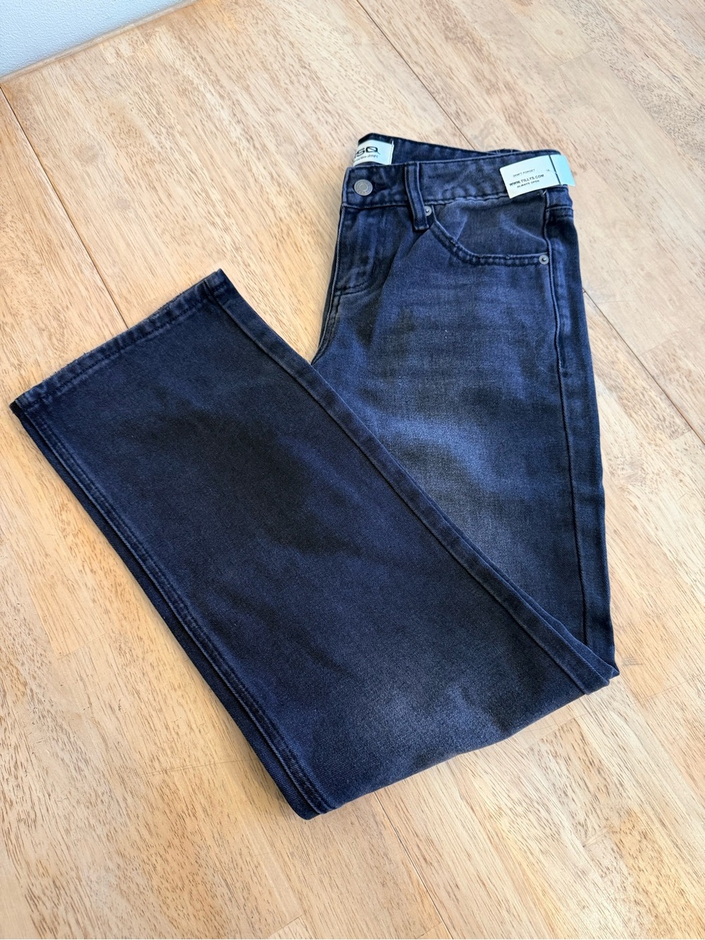 RSQ Women's Low rise Loose Straight-Leg Black Jeans